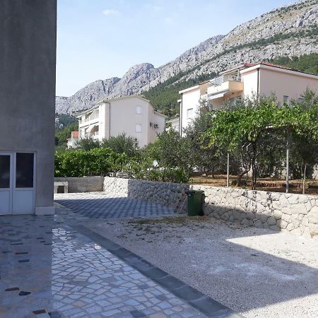 Apartments Erceg Omis Exterior photo